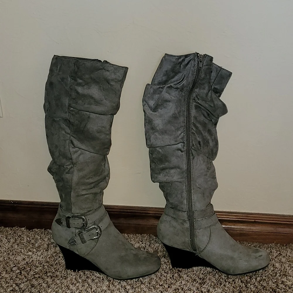 Boots - Picture 1 of 2